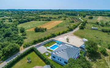 Family Villa with Heated Pool in Krnica