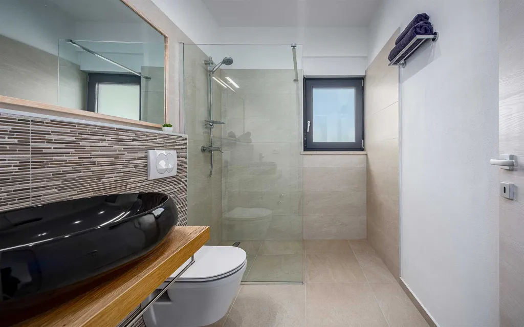 Family Villa with Heated Pool in Krnica