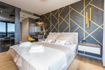 Modern 5-Bedroom Villa with Pool in Medulin