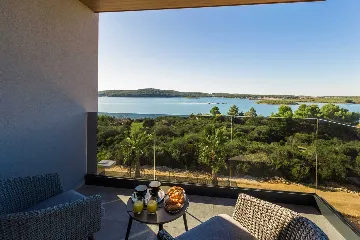 Modern 5-Bedroom Villa with Pool in Medulin