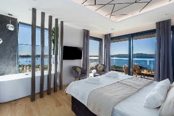 Modern 5-Bedroom Villa with Pool in Medulin