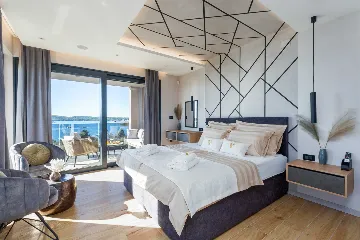 Modern 5-Bedroom Villa with Pool in Medulin