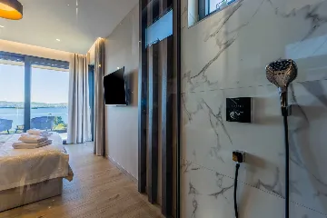 Modern 5-Bedroom Villa with Pool in Medulin