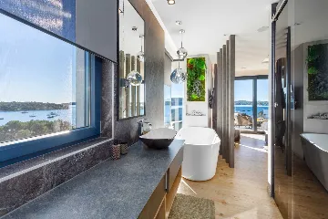 Modern 5-Bedroom Villa with Pool in Medulin