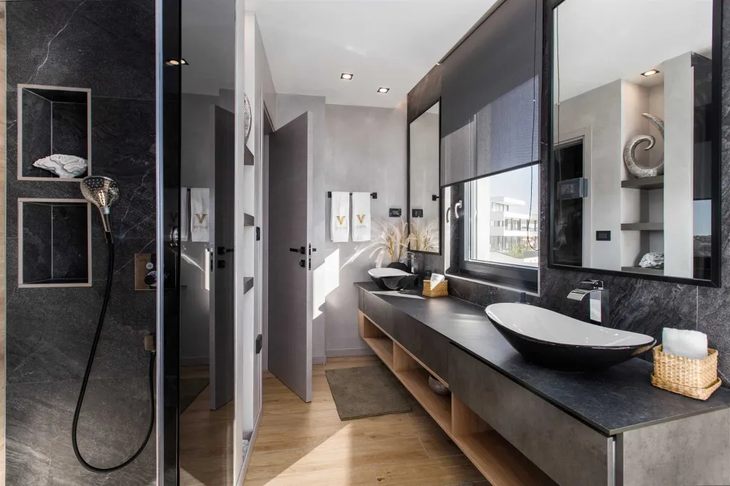 Modern 5-Bedroom Villa with Pool in Medulin