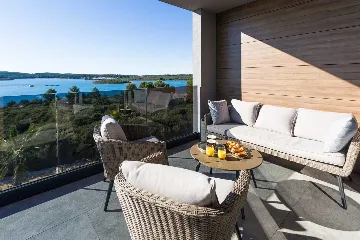 Modern 5-Bedroom Villa with Pool in Medulin