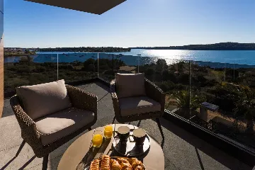 Modern 5-Bedroom Villa with Pool in Medulin