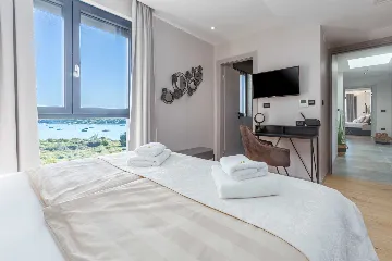 Modern 5-Bedroom Villa with Pool in Medulin