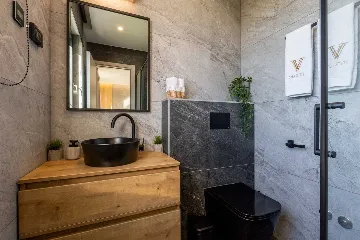 Modern 5-Bedroom Villa with Pool in Medulin