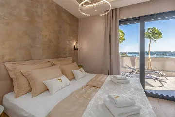 Modern 5-Bedroom Villa with Pool in Medulin