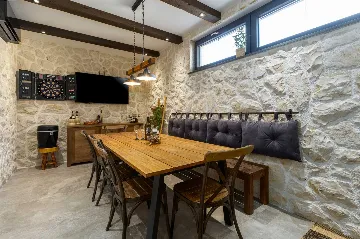 Modern 5-Bedroom Villa with Pool in Medulin