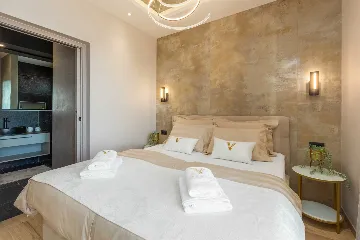 Modern 5-Bedroom Villa with Pool in Medulin