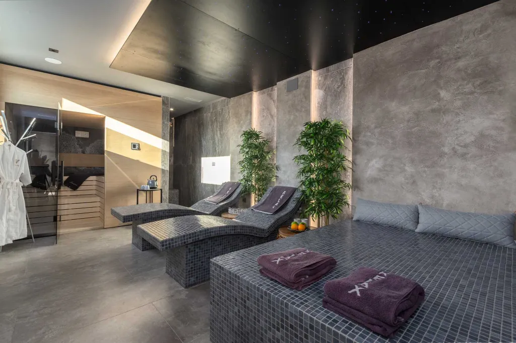 Modern 5-Bedroom Villa with Pool in Medulin