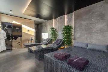 Modern 5-Bedroom Villa with Pool in Medulin