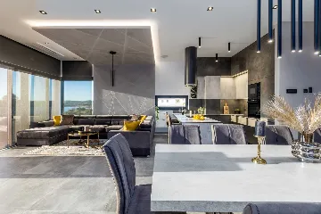 Modern 5-Bedroom Villa with Pool in Medulin