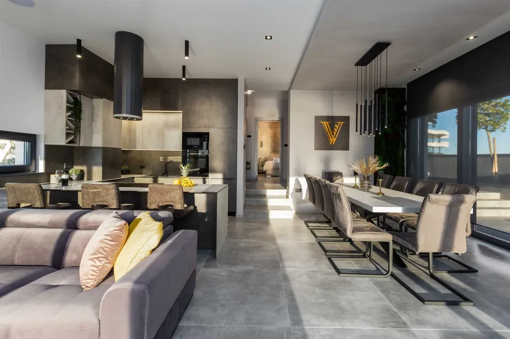 Modern 5-Bedroom Villa with Pool in Medulin