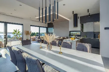 Modern 5-Bedroom Villa with Pool in Medulin