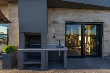 Modern 5-Bedroom Villa with Pool in Medulin