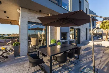 Modern 5-Bedroom Villa with Pool in Medulin