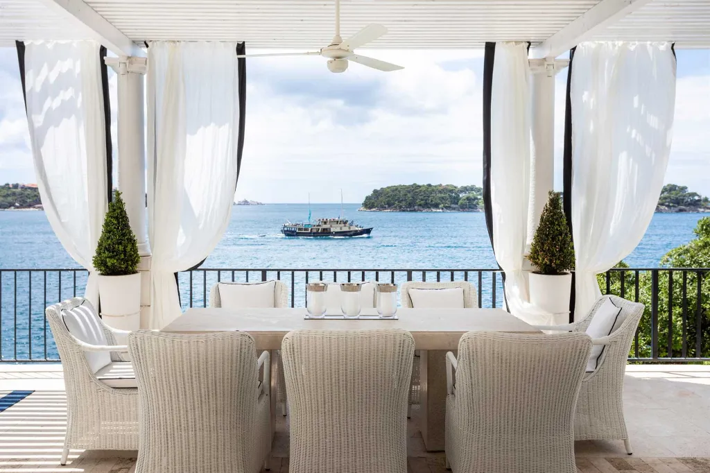 Seaside Villa Retreat with Pool in Dubrovnik