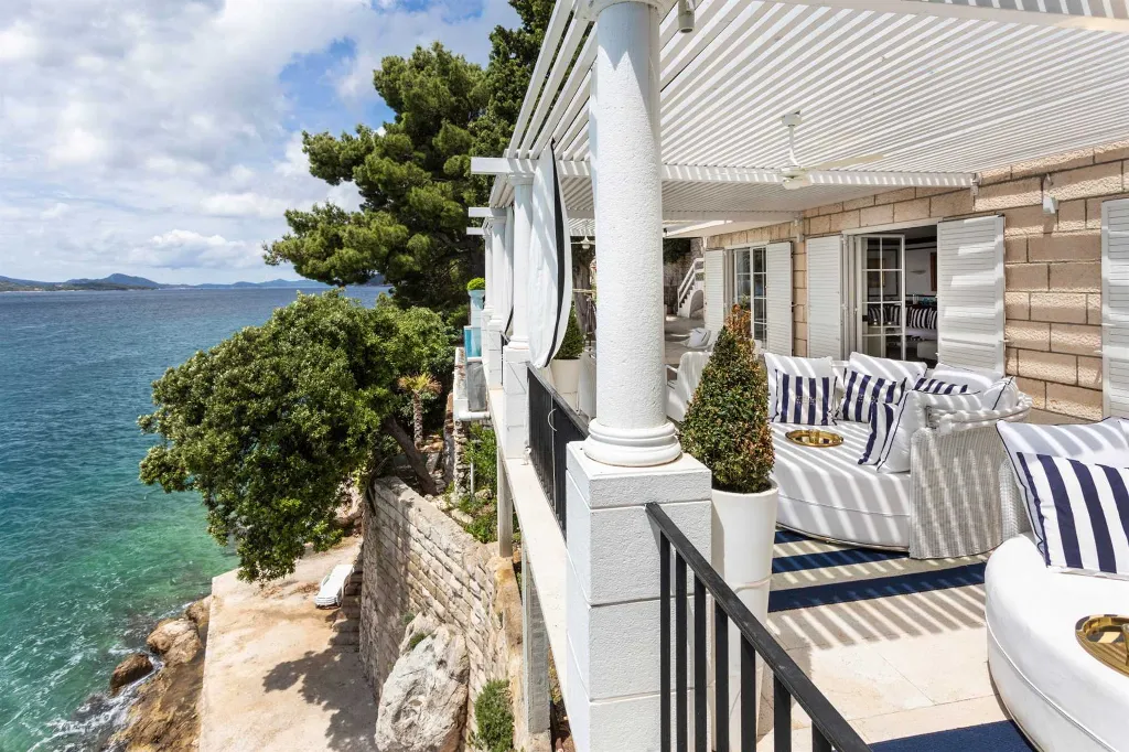 Seaside Villa Retreat with Pool in Dubrovnik