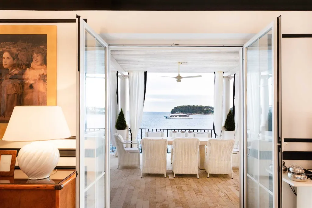 Seaside Villa Retreat with Pool in Dubrovnik