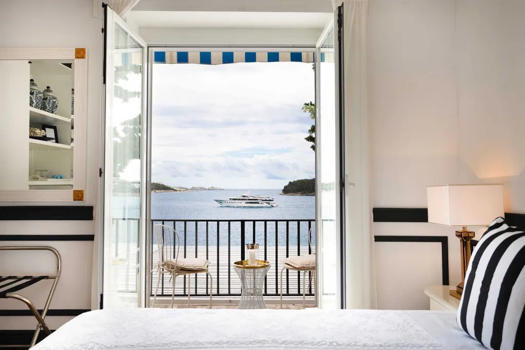 Seaside Villa Retreat with Pool in Dubrovnik