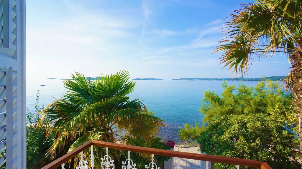Seafront Heritage Villa With Pool in Orebić