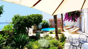 Seafront Heritage Villa With Pool in Orebić