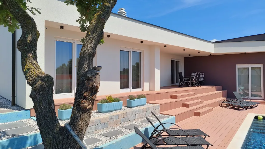 Contemporary Family Villa with Pool in Pula