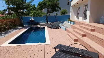 Contemporary Family Villa with Pool in Pula