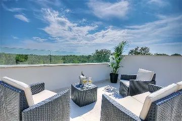 Modern Family Villa with Pool in Višnjan