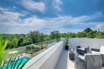 Modern Family Villa with Pool in Višnjan