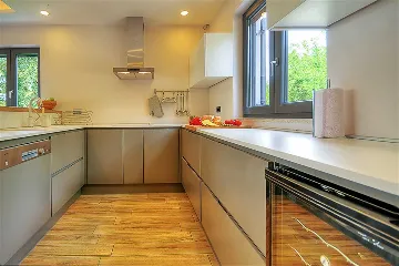 Modern Family Villa with Pool in Višnjan