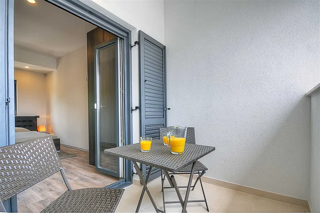 Modern Family Villa with Pool in Višnjan