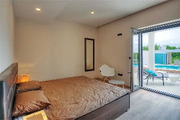 Modern Family Villa with Pool in Višnjan