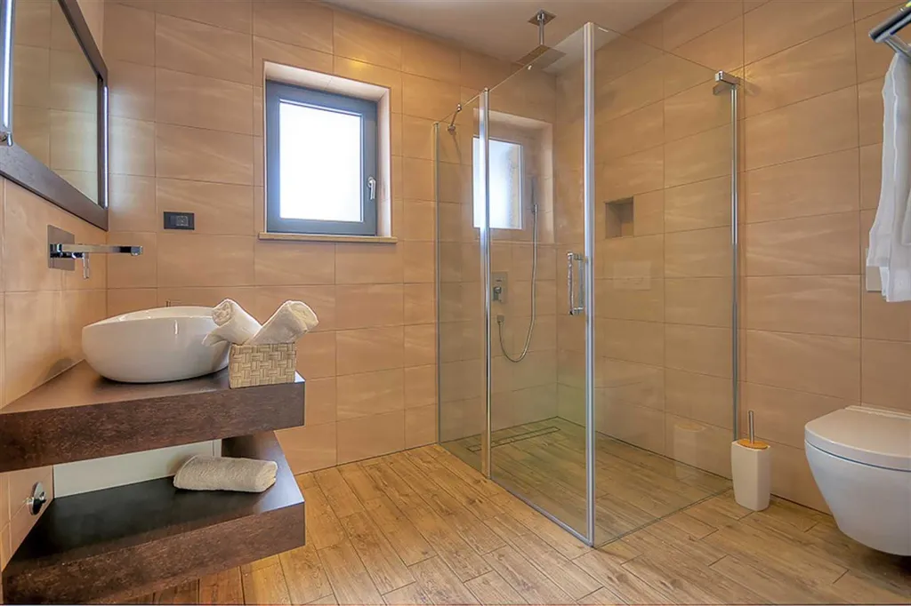 Modern Family Villa with Pool in Višnjan