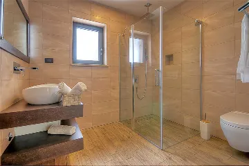 Modern Family Villa with Pool in Višnjan