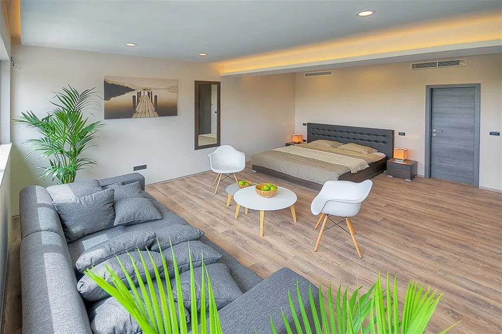 Modern Family Villa with Pool in Višnjan