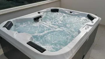 Modern Family Villa with Pool in Višnjan