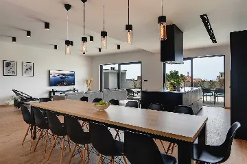Modern 7-Bedroom Villa With Pool in Pula