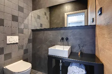 Modern 7-Bedroom Villa With Pool in Pula