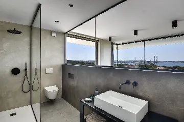 Modern 7-Bedroom Villa With Pool in Pula