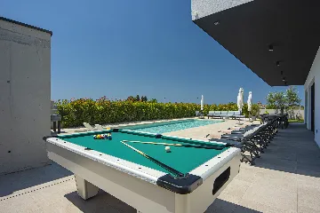 Modern 7-Bedroom Villa With Pool in Pula