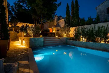 Four Bedroom Seaside Villa with Infinity Pool Selca