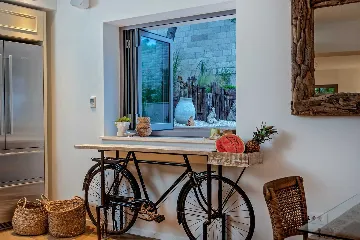 Four Bedroom Seaside Villa with Infinity Pool Selca