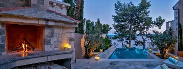 Four Bedroom Seaside Villa with Infinity Pool Selca