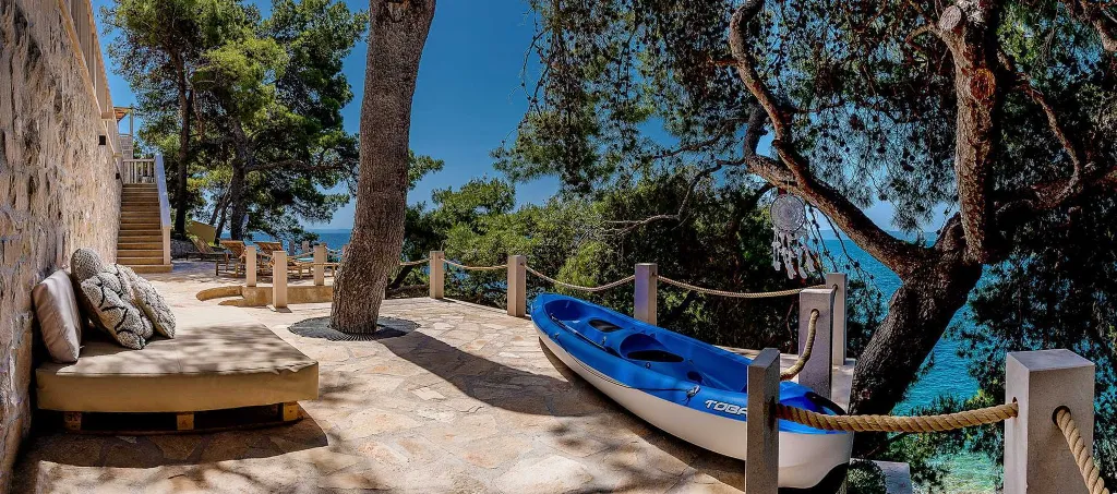 Four Bedroom Seaside Villa with Infinity Pool Selca