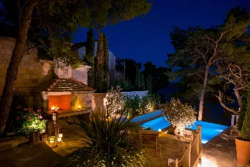 Four Bedroom Seaside Villa with Infinity Pool Selca