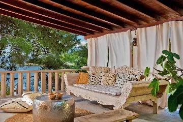 Four Bedroom Seaside Villa with Infinity Pool Selca